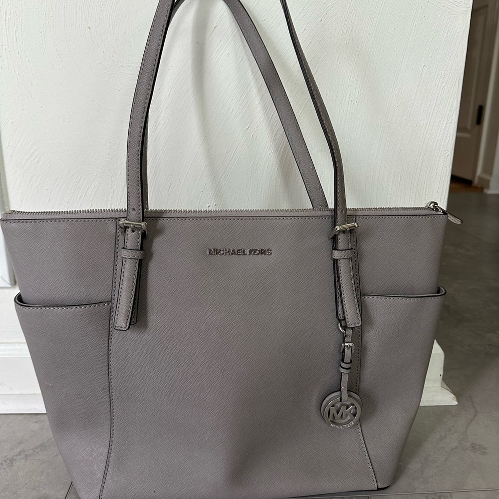 Michael Kors Elegant Gray Tote